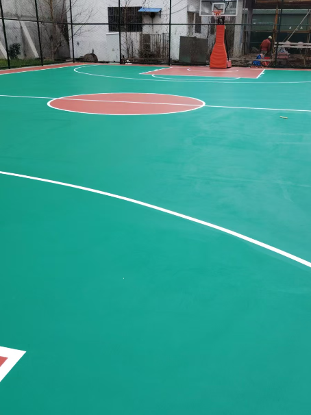 七台河 球场长期使用易出现地面开裂